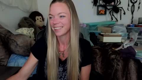 Snapshot of goddess_of_mars chatting on October 2025 02:51:02 PM Patricia Mars Goddess of Mars twitter thegoddessmindy online show from October 2025 02:51:02 PM