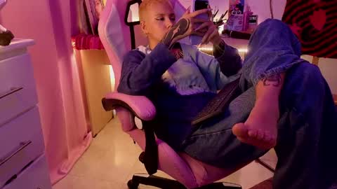 vee online show from April 2026 05:54:01 AM