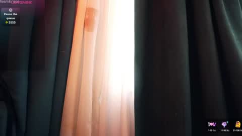 Snapshot of goddesseriss chatting on June 2026 06:08:02 AM MesmErisse online show from June 2026 06:08:02 AM