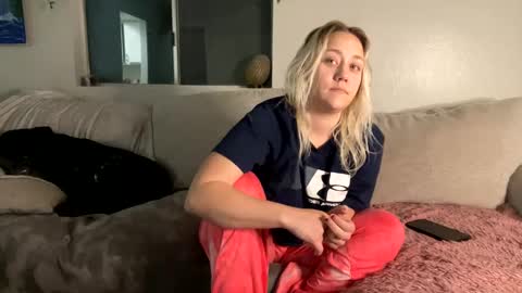 Snapshot of goddessmayvn chatting on February 2025 04:03:01 AM GoddessMayvn online show from February 2025 04:03:01 AM