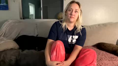 Snapshot of goddessmayvn chatting on February 2025 07:05:01 AM GoddessMayvn online show from February 2025 07:05:01 AM