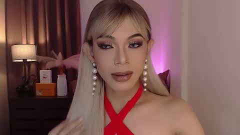 Michaella online show from December 2024 09:01:01 AM