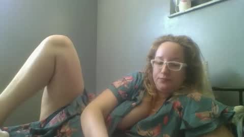 Snapshot of goddessmilfcrysyal chatting on March 2025 06:41:02 PM Crystal online show from March 2025 06:41:02 PM