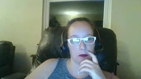 Snapshot of goddessmilfcrysyal chatting on November 2025 09:14:02 AM Crystal online show from November 2025 09:14:02 AM