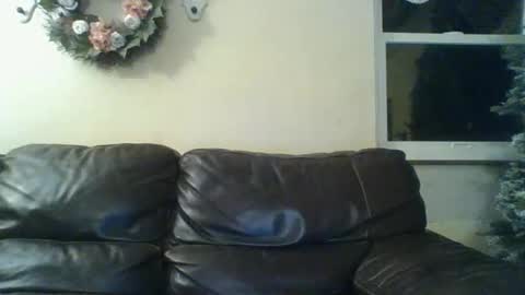 Snapshot of goddessmilfcrysyal chatting on December 2025 05:39:02 AM Crystal online show from December 2025 05:39:02 AM