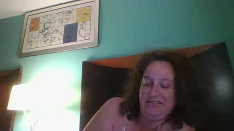 Snapshot of goddessmilfcrysyal chatting on April 2026 01:16:02 AM Crystal online show from April 2026 01:16:02 AM