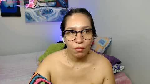  Naih Reyes online show from November 2025 03:23:02 AM