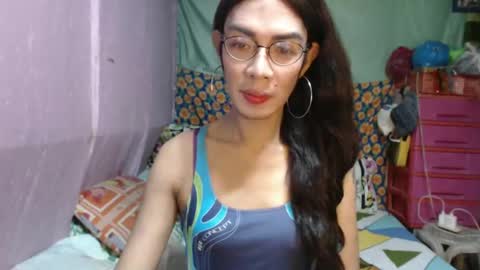 Snapshot of goddesssonyaxxx chatting on December 2024 12:41:01 AM KENNY DOLL online show from December 2024 12:41:01 AM