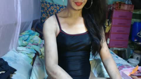 Snapshot of goddesssonyaxxx chatting on March 2025 07:43:02 AM KENNY DOLL online show from March 2025 07:43:02 AM
