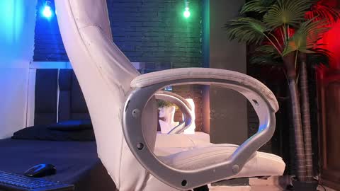 HUAN online show from January 2025 03:53:02 AM