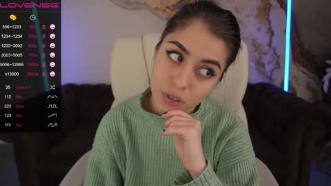 Snapshot of goldbabys chatting on December 2024 01:36:02 PM GoldBabyS online show from December 2024 01:36:02 PM