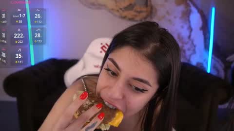 Snapshot of goldbabys chatting on February 2025 06:00:02 PM GoldBabyS online show from February 2025 06:00:02 PM