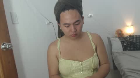 Snapshot of goldbella_ chatting on January 2025 11:00:02 AM bella online show from January 2025 11:00:02 AM