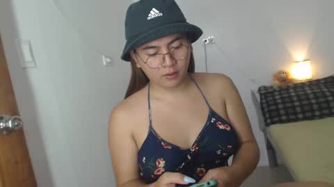 Snapshot of goldbella_ chatting on January 2025 02:07:02 AM bella online show from January 2025 02:07:02 AM