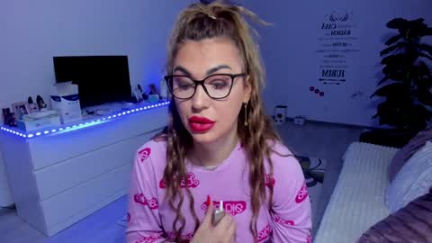 Snapshot of golddivine00 chatting on January 2025 05:10:01 AM Nicole.. online show from January 2025 05:10:01 AM