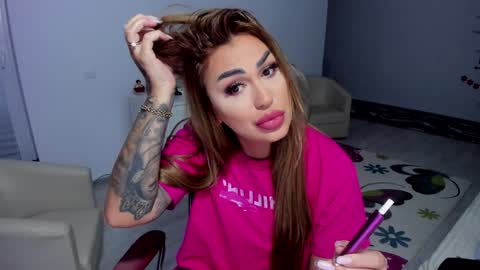 Snapshot of golddivine00 chatting on February 2025 05:41:01 AM Nicole.. online show from February 2025 05:41:01 AM