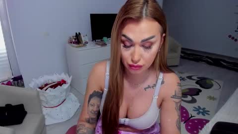 Snapshot of golddivine00 chatting on February 2025 08:10:02 AM Nicole.. online show from February 2025 08:10:02 AM