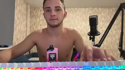 Golden boyyy21 online show from February 2025 02:35:02 PM