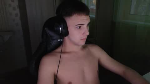 Golden boyyy21 online show from December 2025 05:38:02 AM