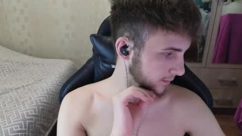 Golden boyyy21 online show from April 2026 12:39:01 AM