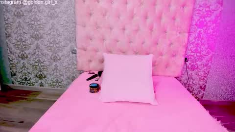 Snapshot of golden_girl__ chatting on September 2025 01:38:02 AM golden girl online show from September 2025 01:38:02 AM