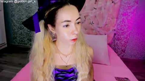 Snapshot of golden_girl__ chatting on October 2025 02:01:02 AM golden girl online show from October 2025 02:01:02 AM