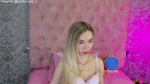 Snapshot of golden_girl__ chatting on June 2026 01:52:01 AM golden girl online show from June 2026 01:52:01 AM