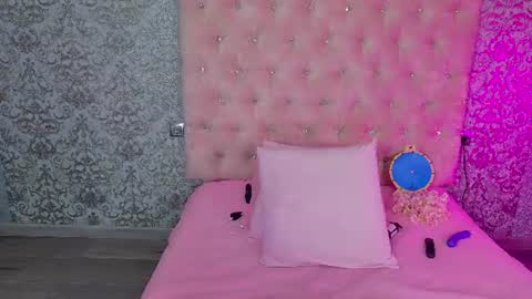 Snapshot of golden_girl__ chatting on June 2026 01:41:01 AM golden girl online show from June 2026 01:41:01 AM