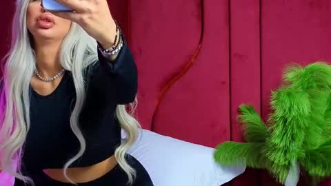 GoldenAmberX online show from February 2025 05:37:01 AM