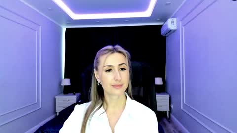 Olivia online show from February 2025 06:26:02 AM