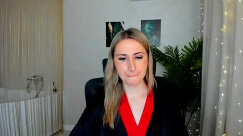 Olivia online show from March 2025 06:44:01 AM