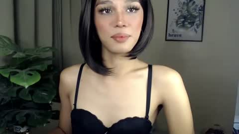 Snapshot of goldenlily69 chatting on June 2026 08:52:01 AM Lily is Gold online show from June 2026 08:52:01 AM
