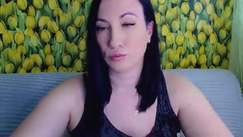 goldmoonn online show from April 2026 12:57:02 PM