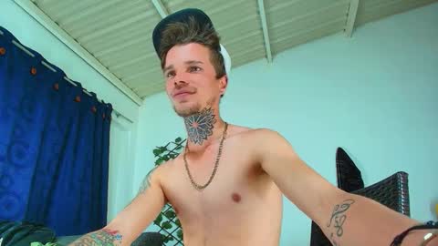 Snapshot of goldy_loyal99 chatting on September 2025 11:54:01 AM Goldy Loyal93 online show from September 2025 11:54:01 AM