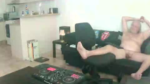 goldyguy011 online show from May 2026 12:18:01 AM