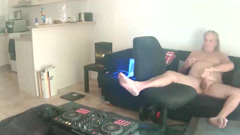 Snapshot of goldyguy011 chatting on June 2026 02:02:02 AM goldyguy011 online show from June 2026 02:02:02 AM