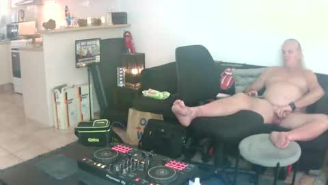 Snapshot of goldyguy011 chatting on June 2026 12:19:01 AM goldyguy011 online show from June 2026 12:19:01 AM