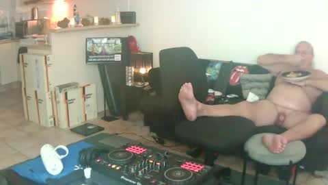Snapshot of goldyguy011 chatting on June 2026 05:05:01 PM goldyguy011 online show from June 2026 05:05:01 PM