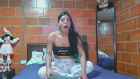 Snapshot of golositha26 chatting on December 2024 05:15:01 AM Valentina online show from December 2024 05:15:01 AM