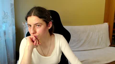 Elizabeth Effie online show from June 2026 04:18:01 PM