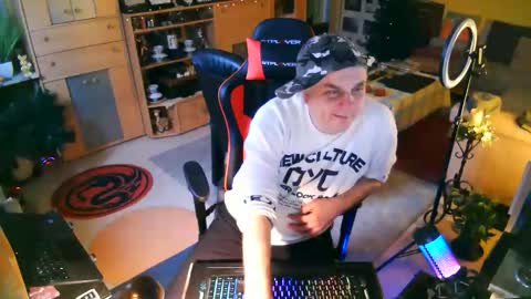 Snapshot of google5001 chatting on February 2026 01:40:01 PM google5001 online show from February 2026 01:40:01 PM