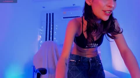 Snapshot of gorgeous_t chatting on February 2026 08:24:01 PM i am Jessi I love animals and drawing I hope to get along with everyone. XOXO online show from February 2026 08:24:01 PM