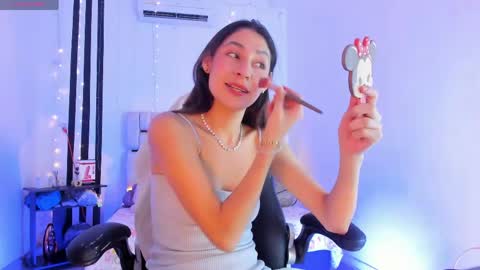i am Jessi  I love animals and drawing I hope to get along with everyone. XOXO online show from May 2026 07:44:02 PM