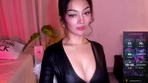 Miss Nia online show from May 2026 11:14:02 PM