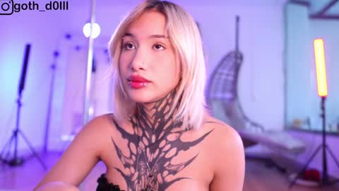 Snapshot of goth_dolll chatting on January 2025 07:49:02 PM sophie Special celebration a the beach 300k followers 3011 and 0112 online show from January 2025 07:49:02 PM