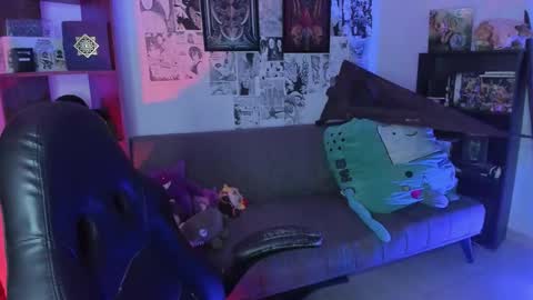 Snapshot of goth_stein chatting on October 2025 01:28:01 AM Engel Please help me to reach 50 thumbs up online show from October 2025 01:28:01 AM