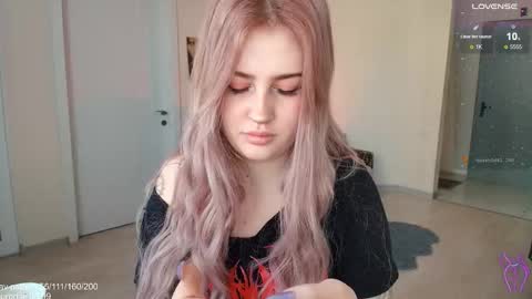 traumfrau Kira angel face devil eyes I SELL A LOT VIDEO IN GALLERY online show from February 2026 10:00:02 AM