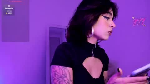 Violet online show from June 2026 01:39:01 AM