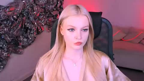 Grace Glamour online show from November 2025 05:06:02 PM