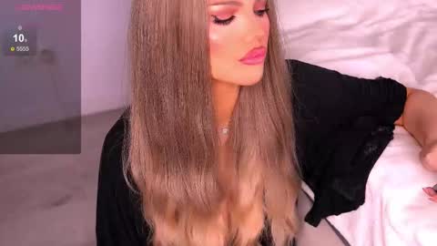 Grace online show from October 2025 03:22:02 PM